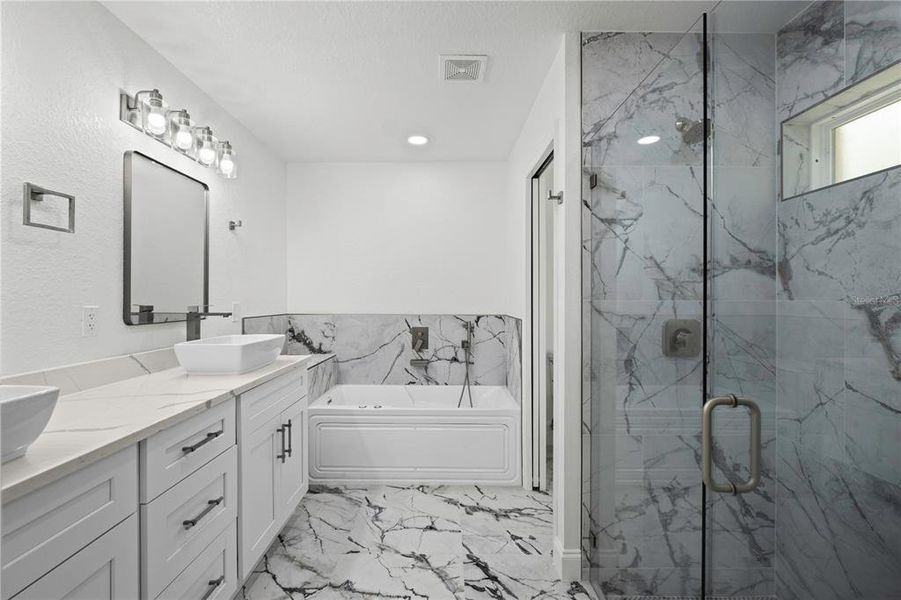 Furnished interior view inside a new home in , Dunnellon (Image 9).