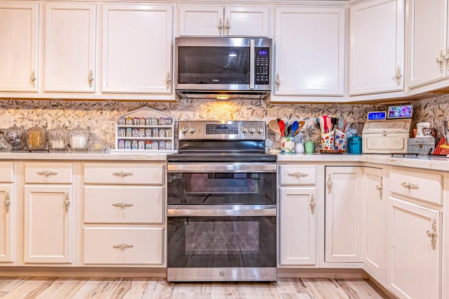 Furnished interior view inside a new home in , Livingston (Image 3).