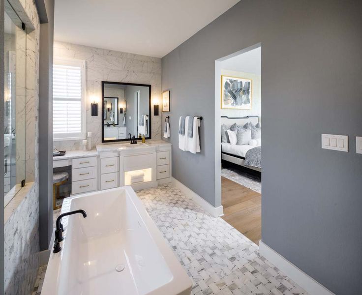 Representative furnished interior of a home built from the 222G by Highland Homes in Santa Rita Ranch, Liberty Hill (Image 32).