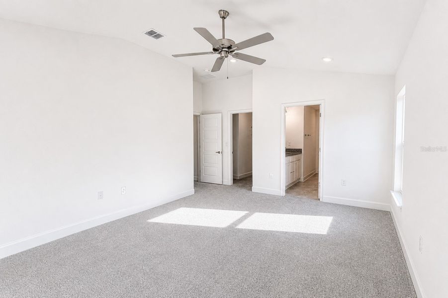 Spacious, unfurnished interior of a new home in Harmony Central, St. Cloud (Image 31).