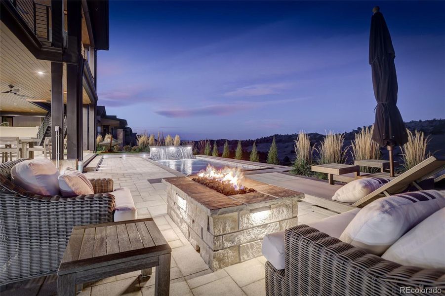 Relax and soak in the Colorado views! Relax and soak in the Colorado views!