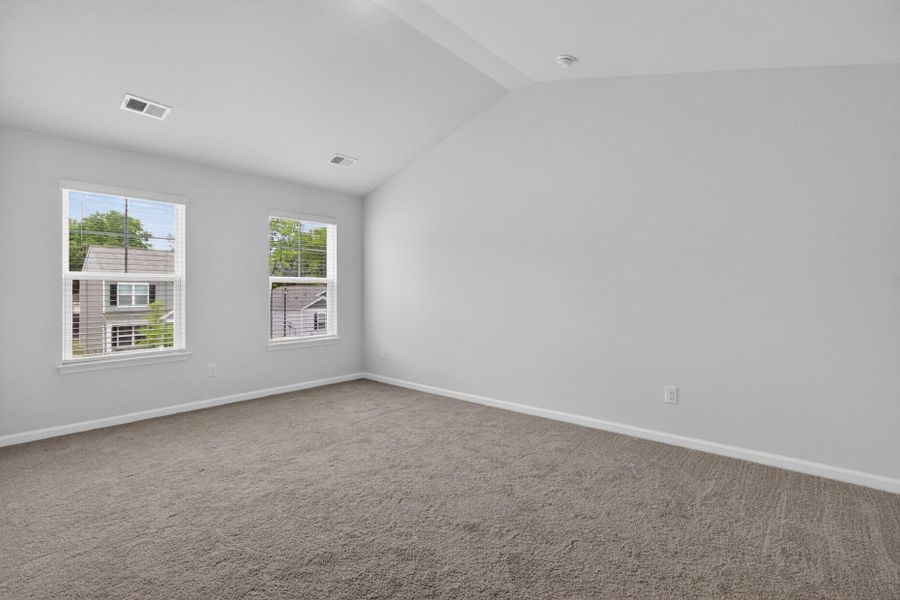 Spacious, unfurnished interior of a new home in Back River Bend, Goose Creek (Image 20).