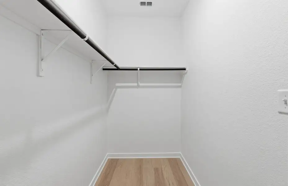Spacious, unfurnished interior of a new home in Larson Crossing, Elgin (Image 24).