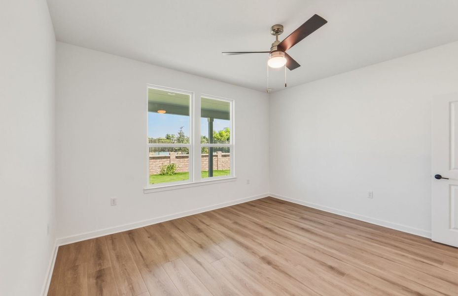 Spacious, unfurnished interior of a new home in Sun City Texas, Georgetown (Image 32).