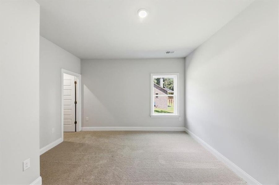 Spacious, unfurnished interior of a new home in Tuscany Hills, Douglasville (Image 38).
