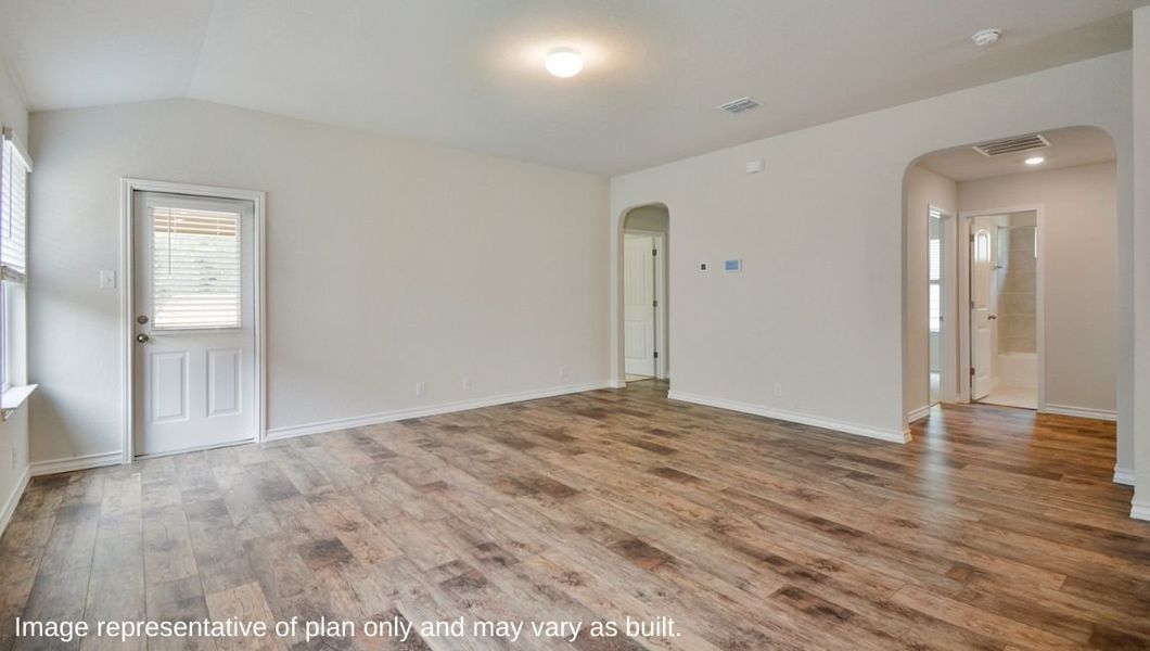 Spacious, unfurnished interior of a new home in Avenida, Converse (Image 12).