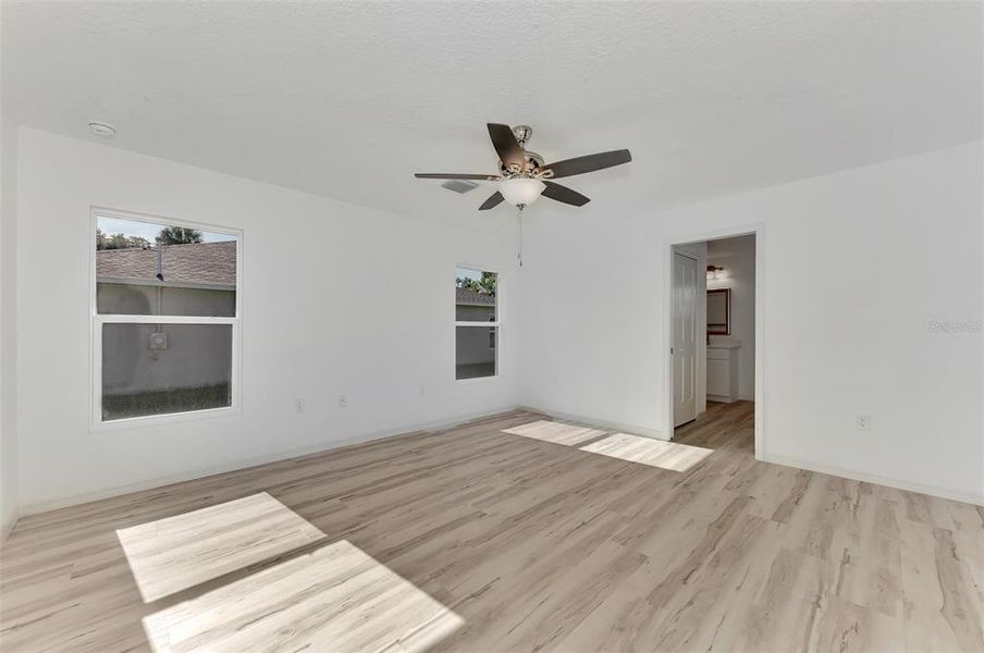 Spacious, unfurnished interior of a new home in , North Port (Image 16).