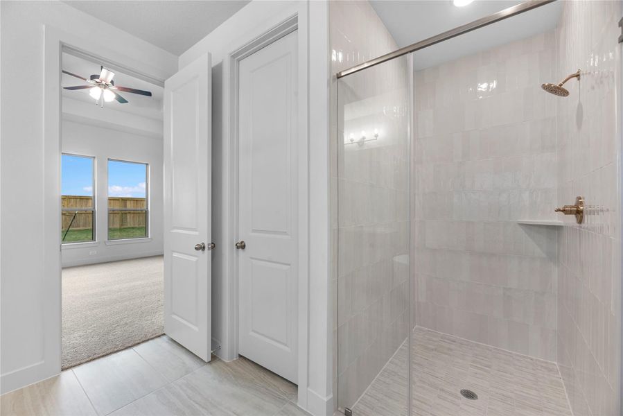 Representative image. Features, specifications, selections and colors may vary.