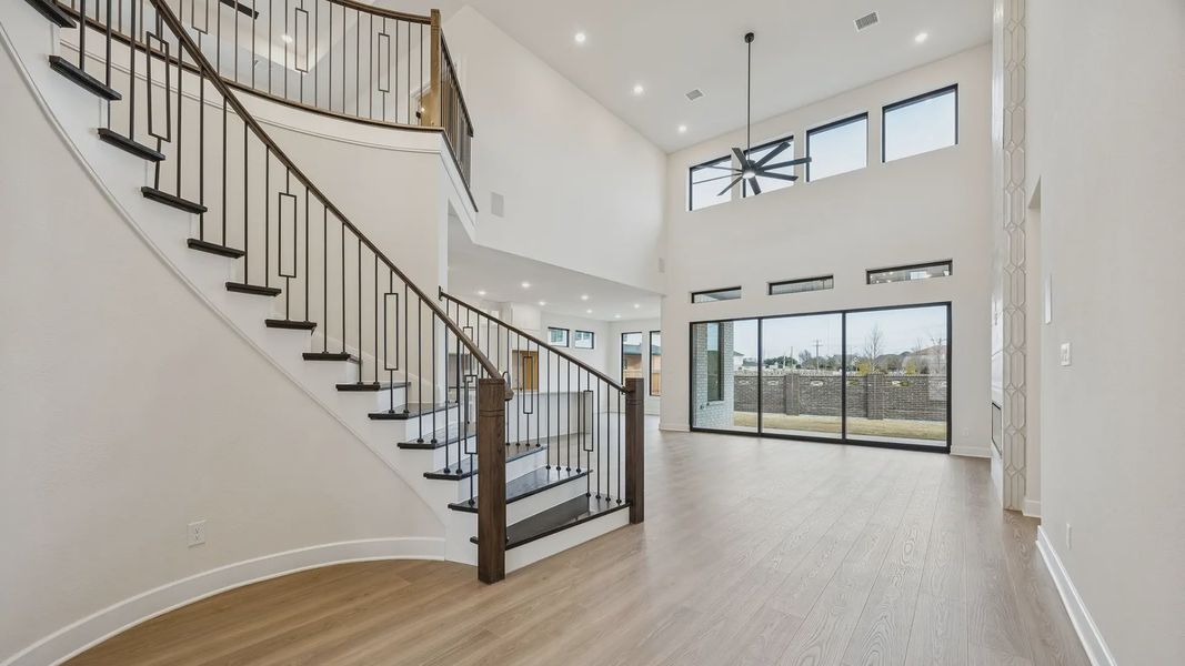 Representative unfurnished interior of a home built from the Lakewood by Chesmar Homes in Attwater 65's, Waller (Image 17).