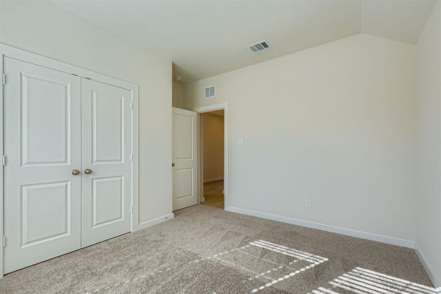 Spacious, unfurnished interior of a new home in Summerwood Estates, Red Oak (Image 20).