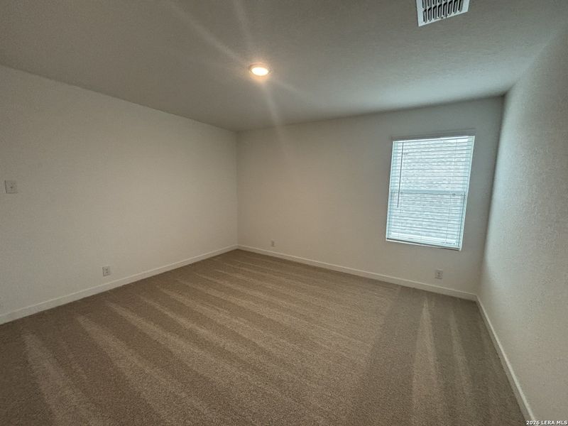 Spacious, unfurnished interior of a new home in Saddlebrook Ranch, Schertz (Image 15).