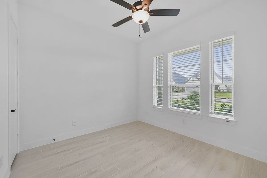 Spacious, unfurnished interior of a new home in Grange, Katy (Image 17).