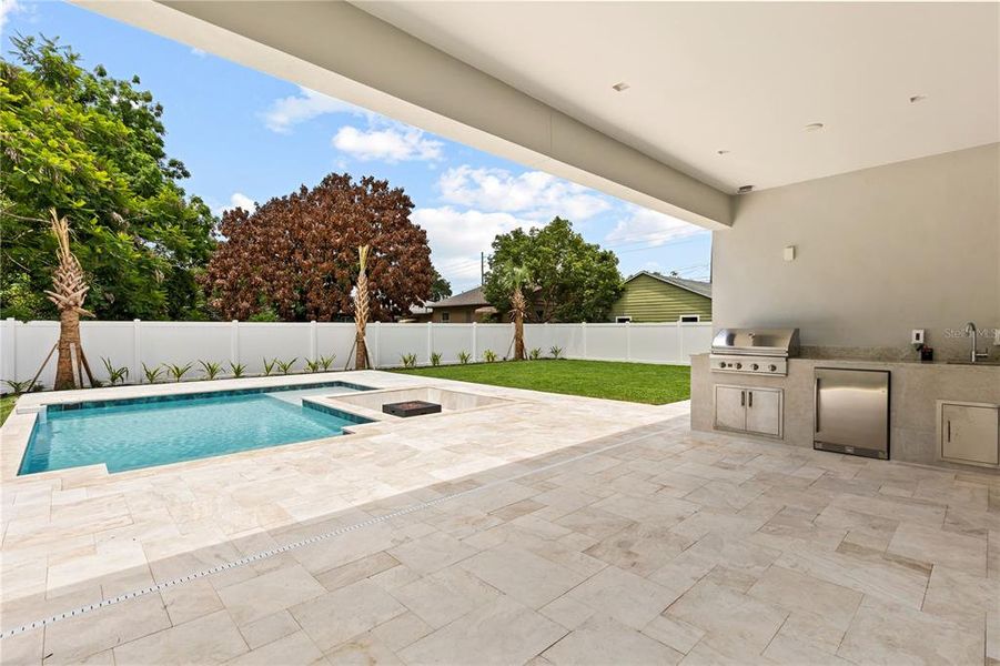 Exterior details and patio area of a home in , Orlando (Image 26).