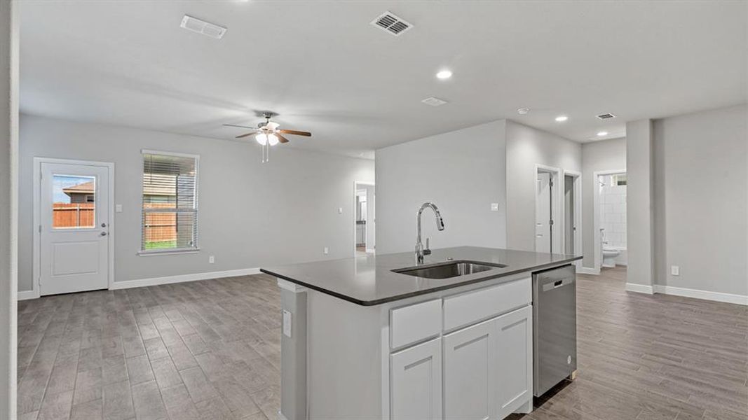 Furnished interior view inside a new home in Trails of Elizabeth Creek, Fort Worth (Image 8).