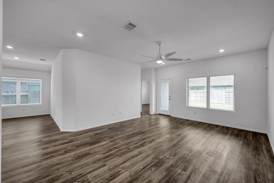Spacious, unfurnished interior of a new home in Tavola: Wildflower II Collection, New Caney (Image 23).