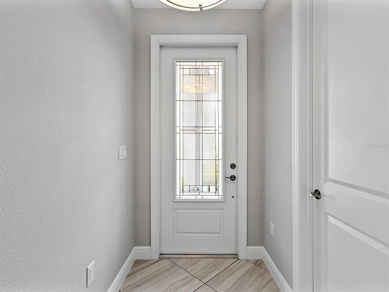 Spacious, unfurnished interior of a new home in , Bradenton (Image 12).