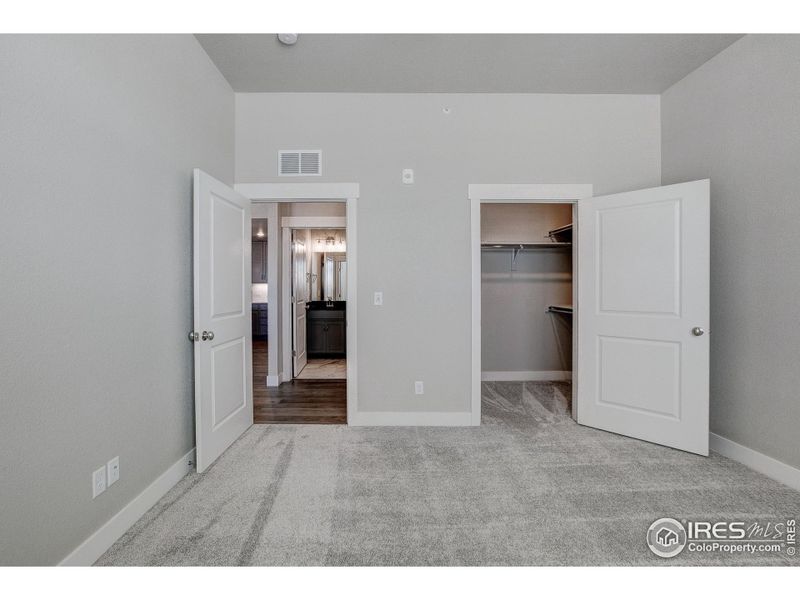 Spacious, unfurnished interior of a new home in Highlands at Fox Hill - The Flats, Longmont (Image 17). Spacious, unfurnished interior of a new home in Highlands at Fox Hill - The Flats, Longmont (Image 17).