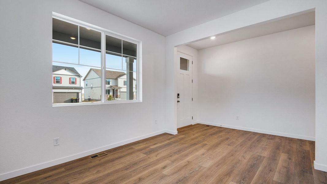 Spacious, unfurnished interior of a new home in Silver Peaks, Lochbuie (Image 13). Spacious, unfurnished interior of a new home in Silver Peaks, Lochbuie (Image 13).