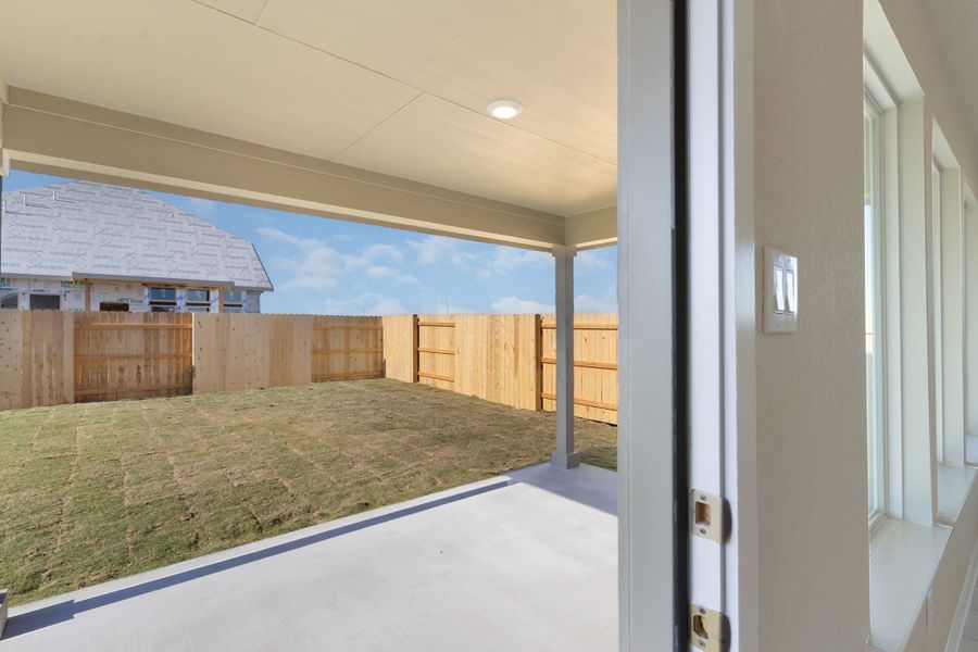 Exterior details and patio area of a home in Briarwood, Elgin (Image 33).