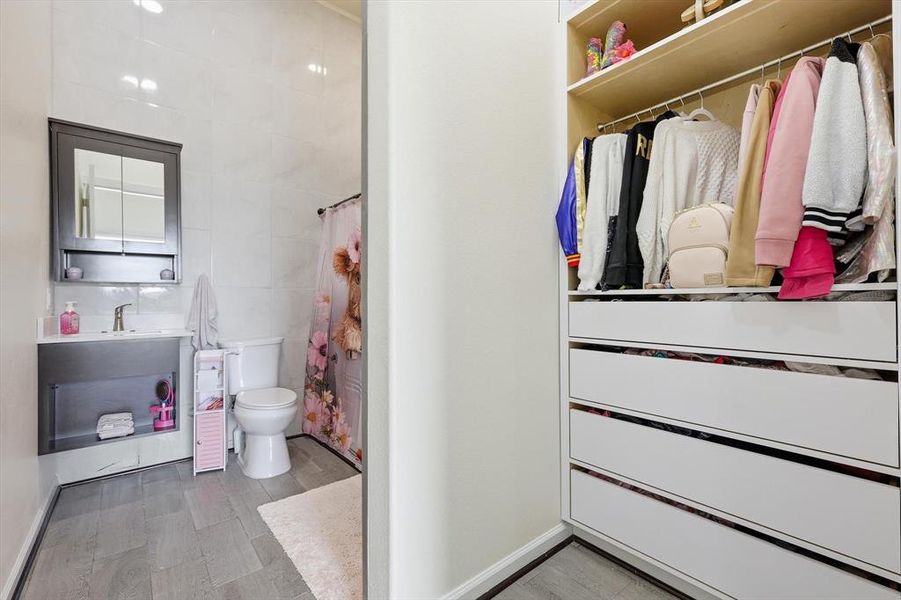 Furnished interior view inside a new home in , Royse City (Image 25).