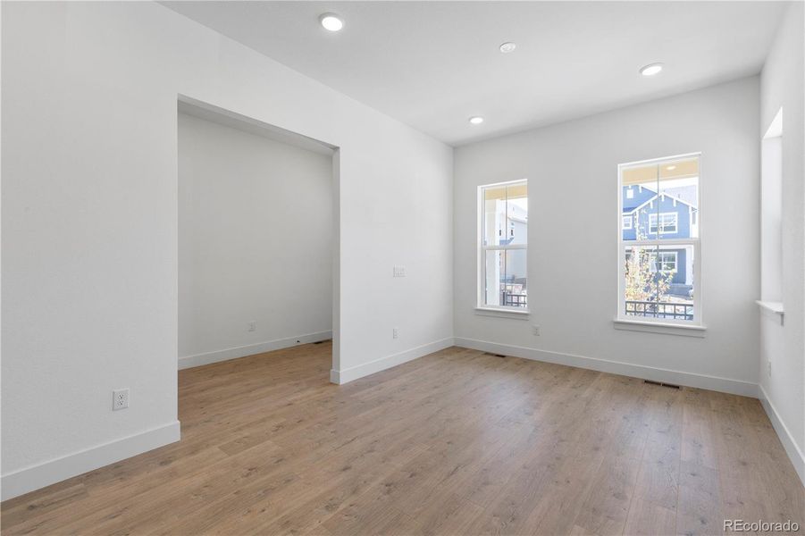 Spacious, unfurnished interior of a new home in Dillon Pointe - Journey, Broomfield (Image 22).