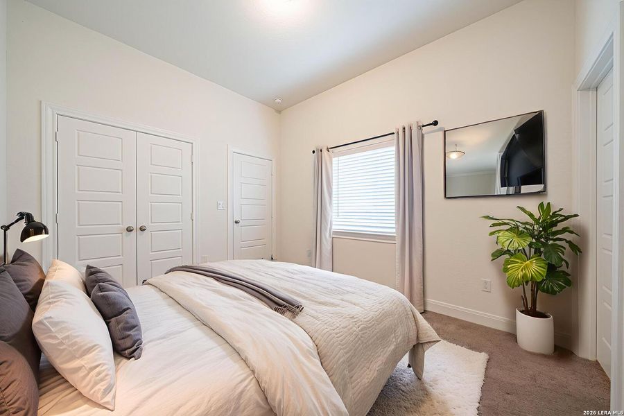 Furnished interior view inside a new home in Ladera - Laurel Hollow 60', San Antonio (Image 14).
