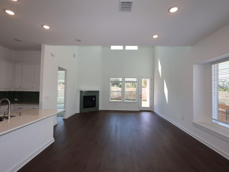 Spacious, unfurnished interior of a new home in Marble Creek Crossing, Austin (Image 15). Spacious, unfurnished interior of a new home in Marble Creek Crossing, Austin (Image 15).