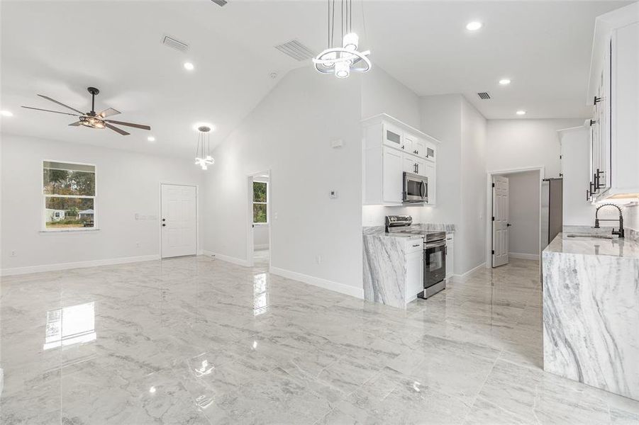 Spacious, unfurnished interior of a new home in , Summerfield (Image 13).