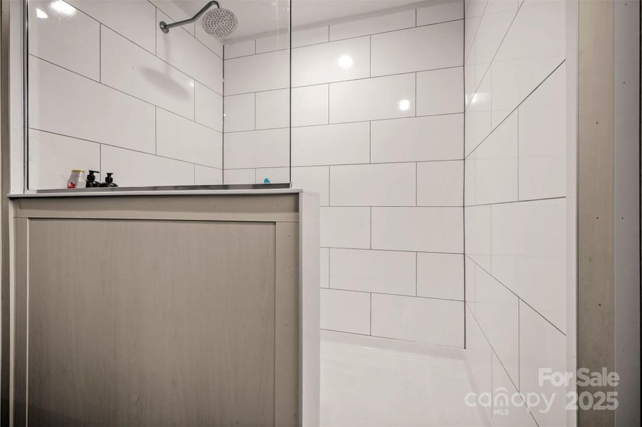 Close-up of interior finishes inside a home in , Mooresboro (Image 18).