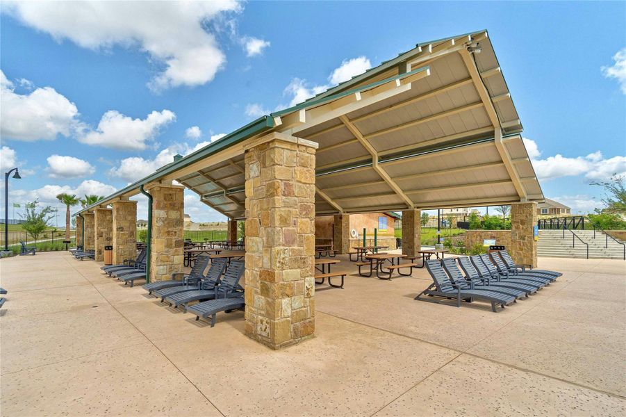 Lounging + socializing = Happy Community! Lounging + socializing = Happy Community!