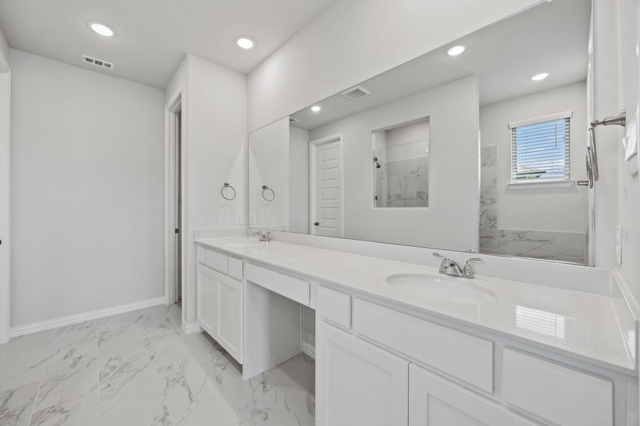 Representative furnished interior of a home built from the Camden by Cambridge Homes in Tinsley Meadows, Van Alstyne (Image 12). Representative furnished interior of a home built from the Camden by Cambridge Homes in Tinsley Meadows, Van Alstyne (Image 12).