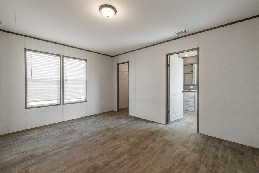 Spacious, unfurnished interior of a new home in , Hawley (Image 17).