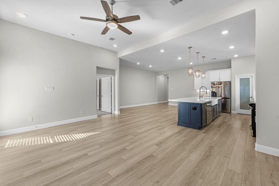 Spacious, unfurnished interior of a new home in , Humble (Image 17).