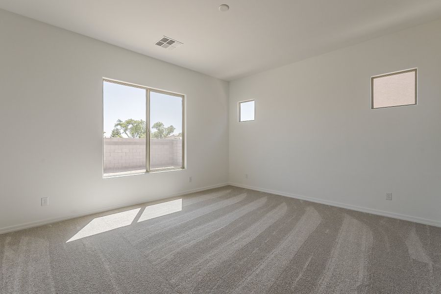 Spacious, unfurnished interior of a new home in Mirada Crossing, Goodyear (Image 23).