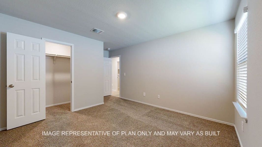 Spacious, unfurnished interior of a new home in Park Meadows, Lorena (Image 24).