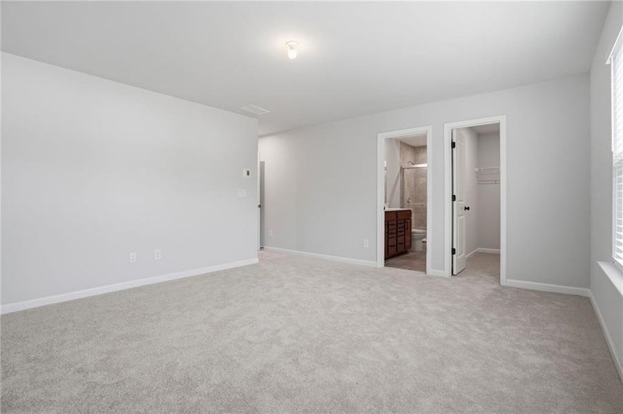Spacious, unfurnished interior of a new home in Berkeley Mill, Cumming (Image 30).