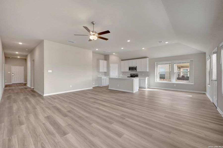 Spacious, unfurnished interior of a new home in Greenspoint Heights, Seguin (Image 46).