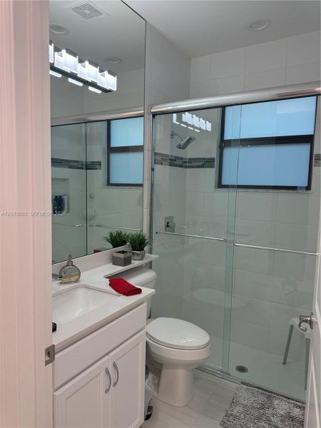 Furnished interior view inside a new home in , Port St. Lucie (Image 12).