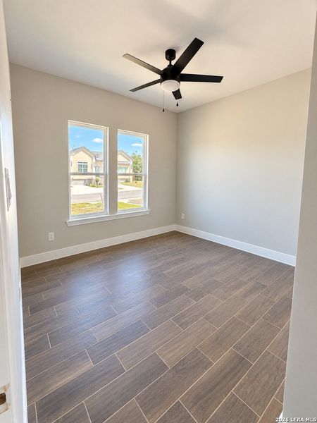 Spacious, unfurnished interior of a new home in , Eagle Pass (Image 19).