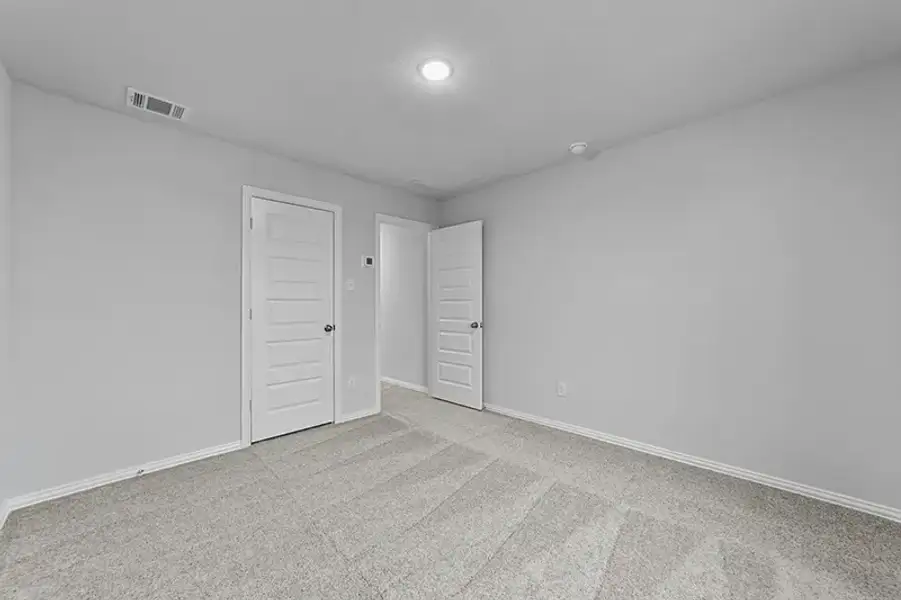 Spacious, unfurnished interior of a new home in Rolling Ridge, Van Alstyne (Image 26).