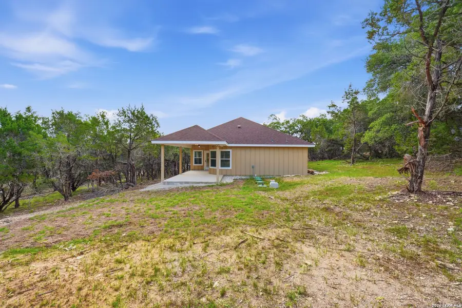 Exterior details and patio area of a home in , Canyon Lake (Image 3).