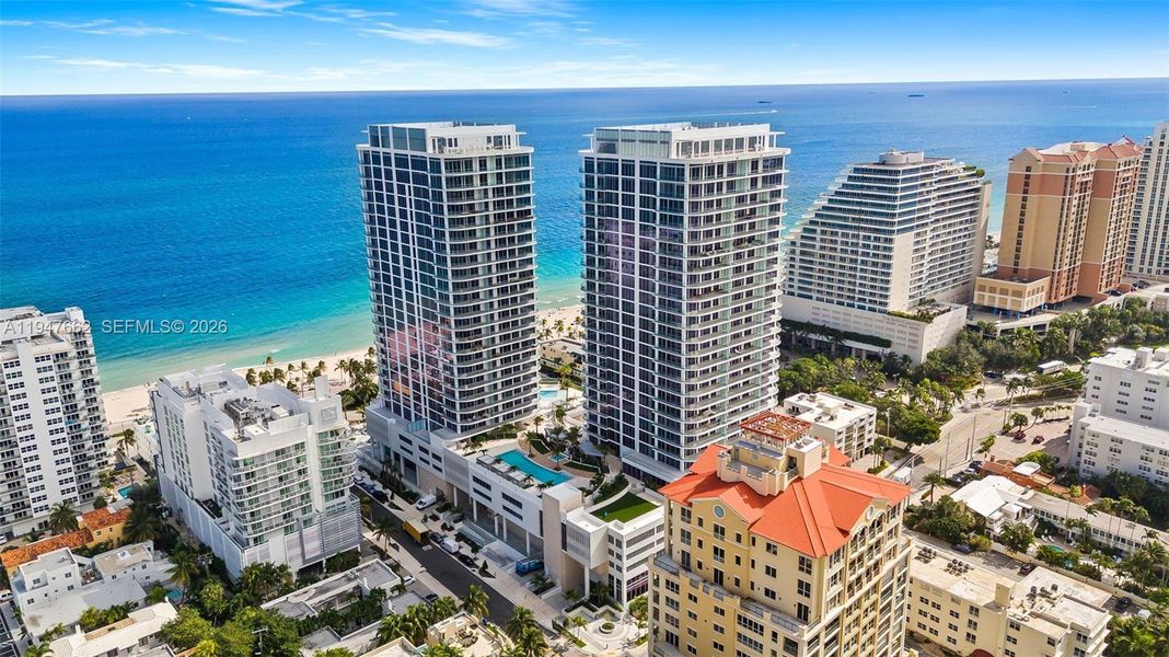 Condo located in Fort Lauderdale, FL showcasing its design and architecture (Image 21).