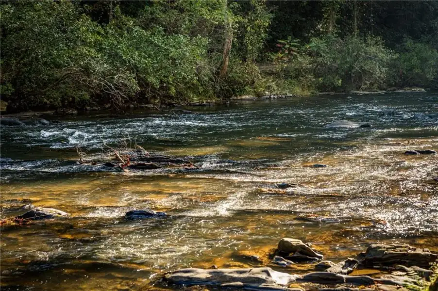 Natural landscape and outdoor views near in Ellijay (Image 15). Natural landscape and outdoor views near in Ellijay (Image 15).