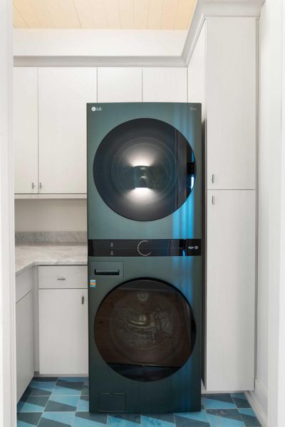 Close-up of interior finishes inside a home in , Isle Of Palms (Image 22).