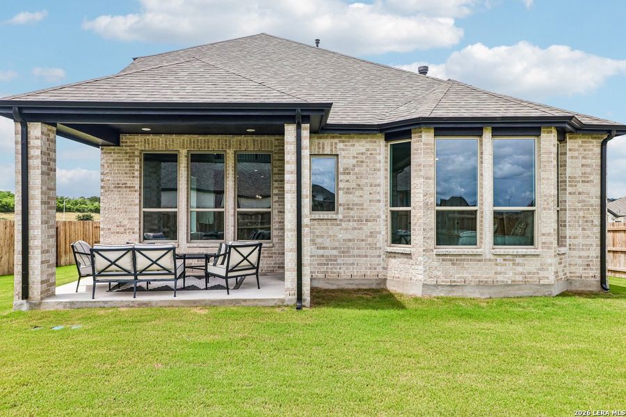 Exterior details and patio area of a home in Homestead, Schertz (Image 24).