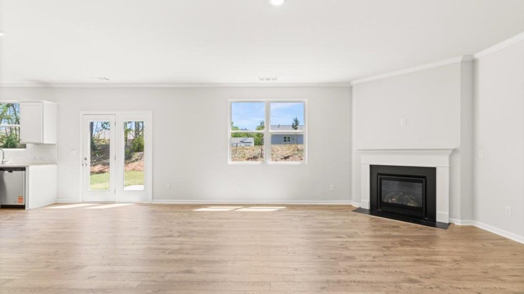Spacious, unfurnished interior of a new home in Parkside at Carter Grove, Cartersville (Image 14).