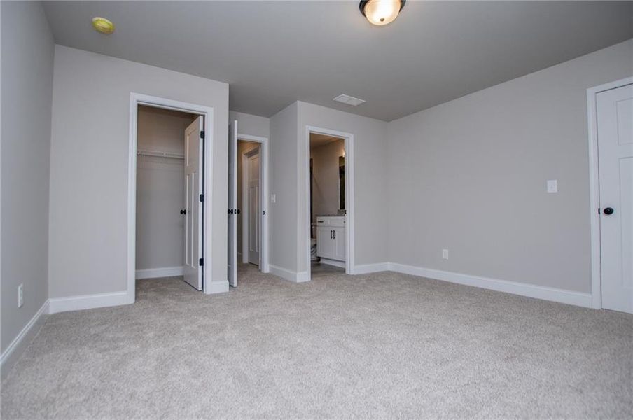 Spacious, unfurnished interior of a new home in , Douglasville (Image 50).