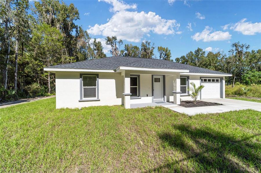Exterior details and patio area of a home in , Ocala (Image 12).