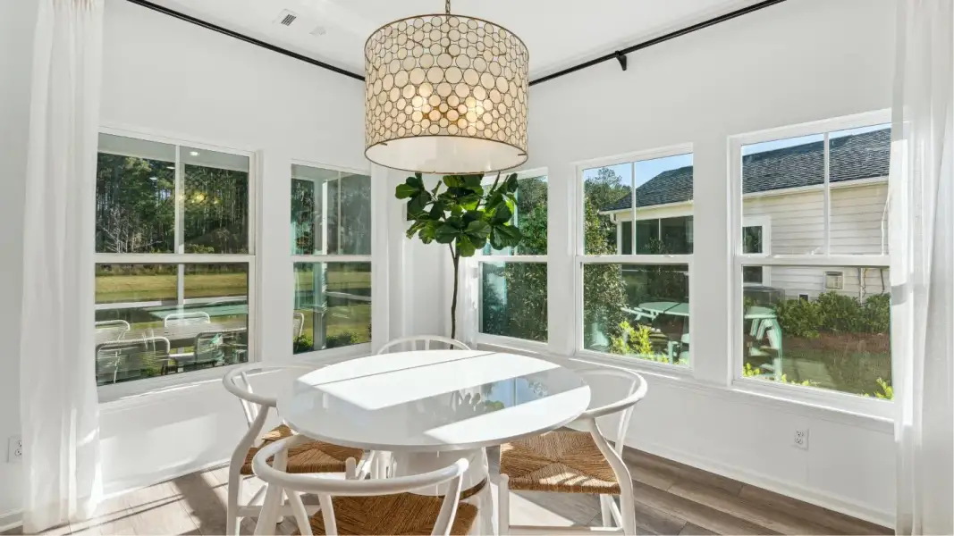 Collins breakfast room