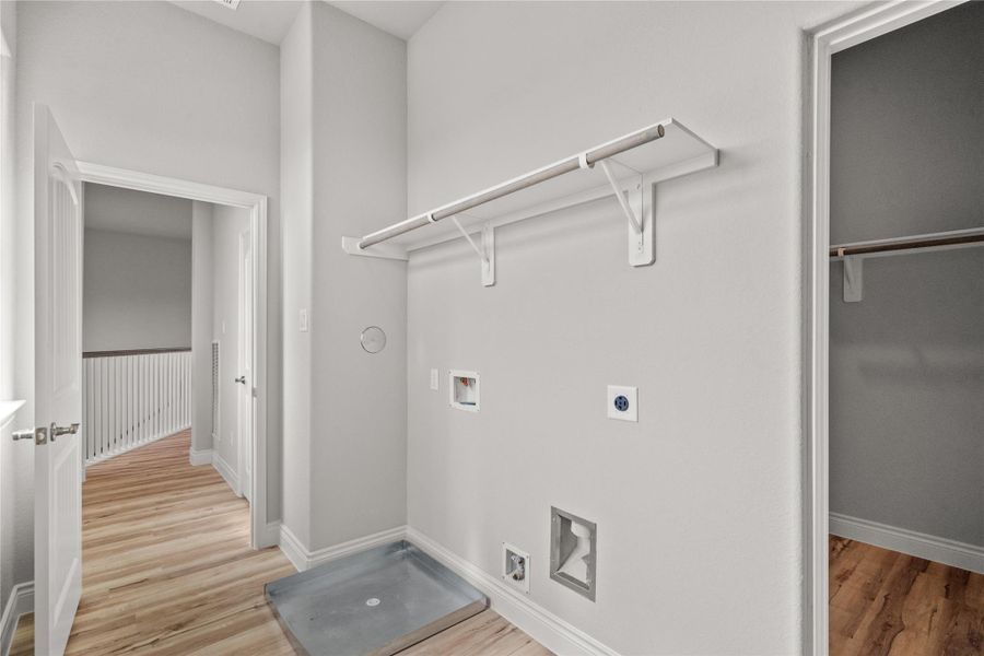 Spacious, unfurnished interior of a new home in , Texas City (Image 32). Spacious, unfurnished interior of a new home in , Texas City (Image 32).